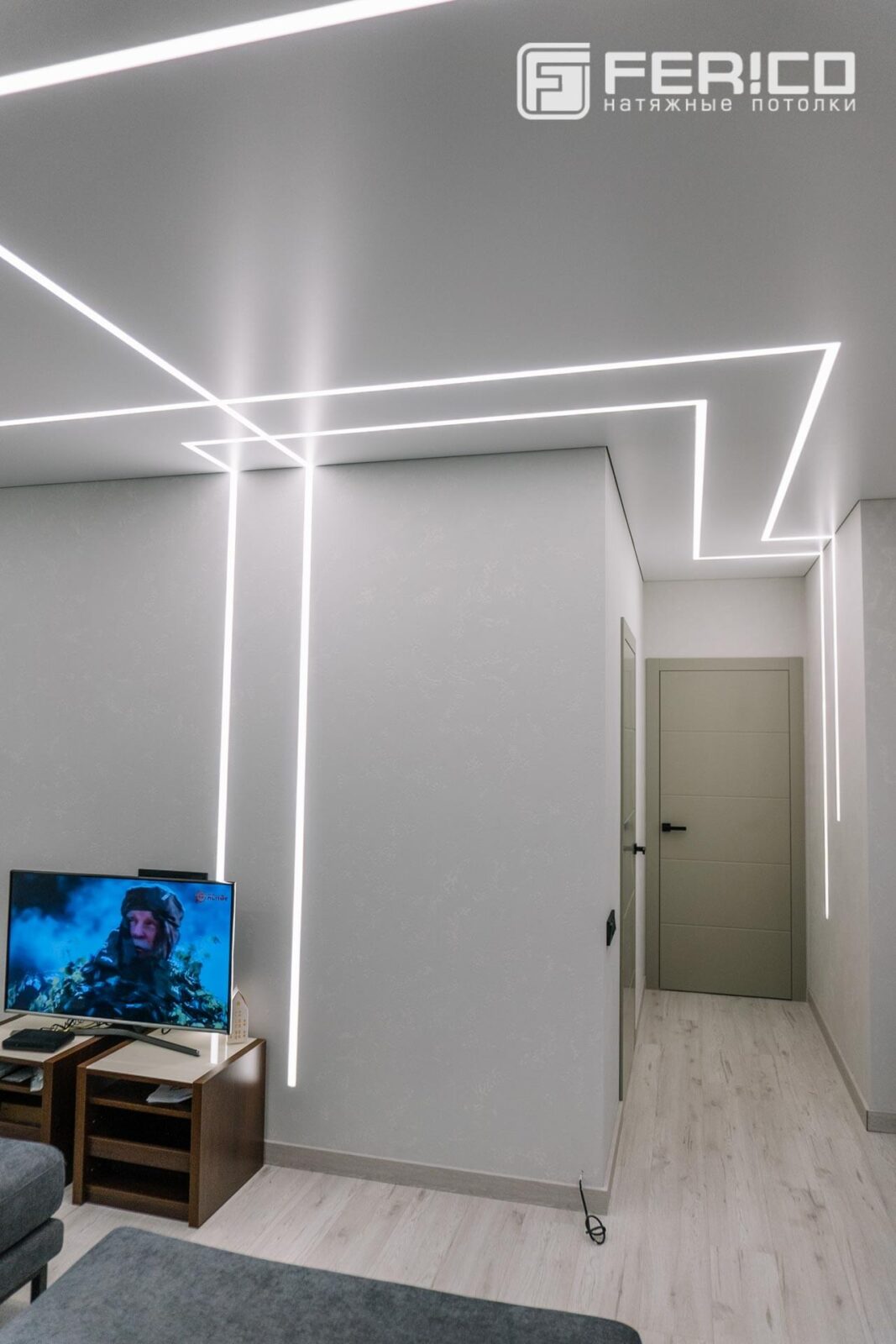 Современный натяжной потолок, готовая работа